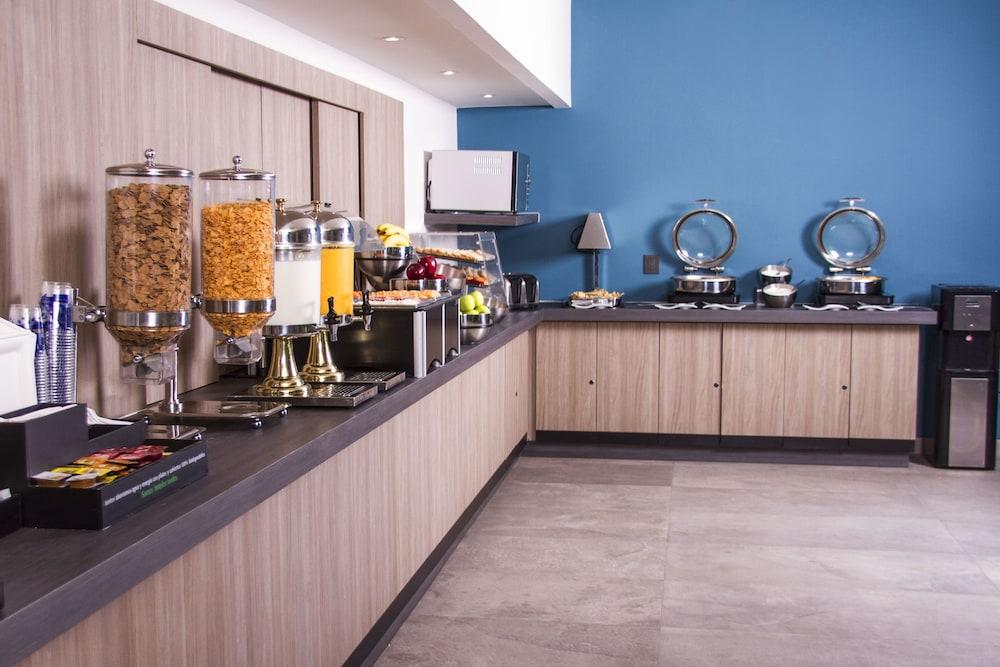 City Express Plus By Marriott Monterrey Galerias Exterior photo